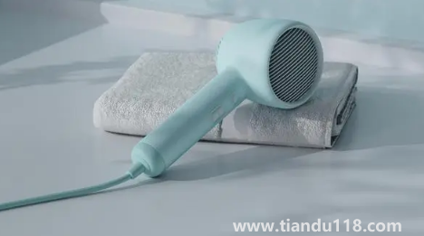 吹風機能把頭發(fā)吹黃嗎3